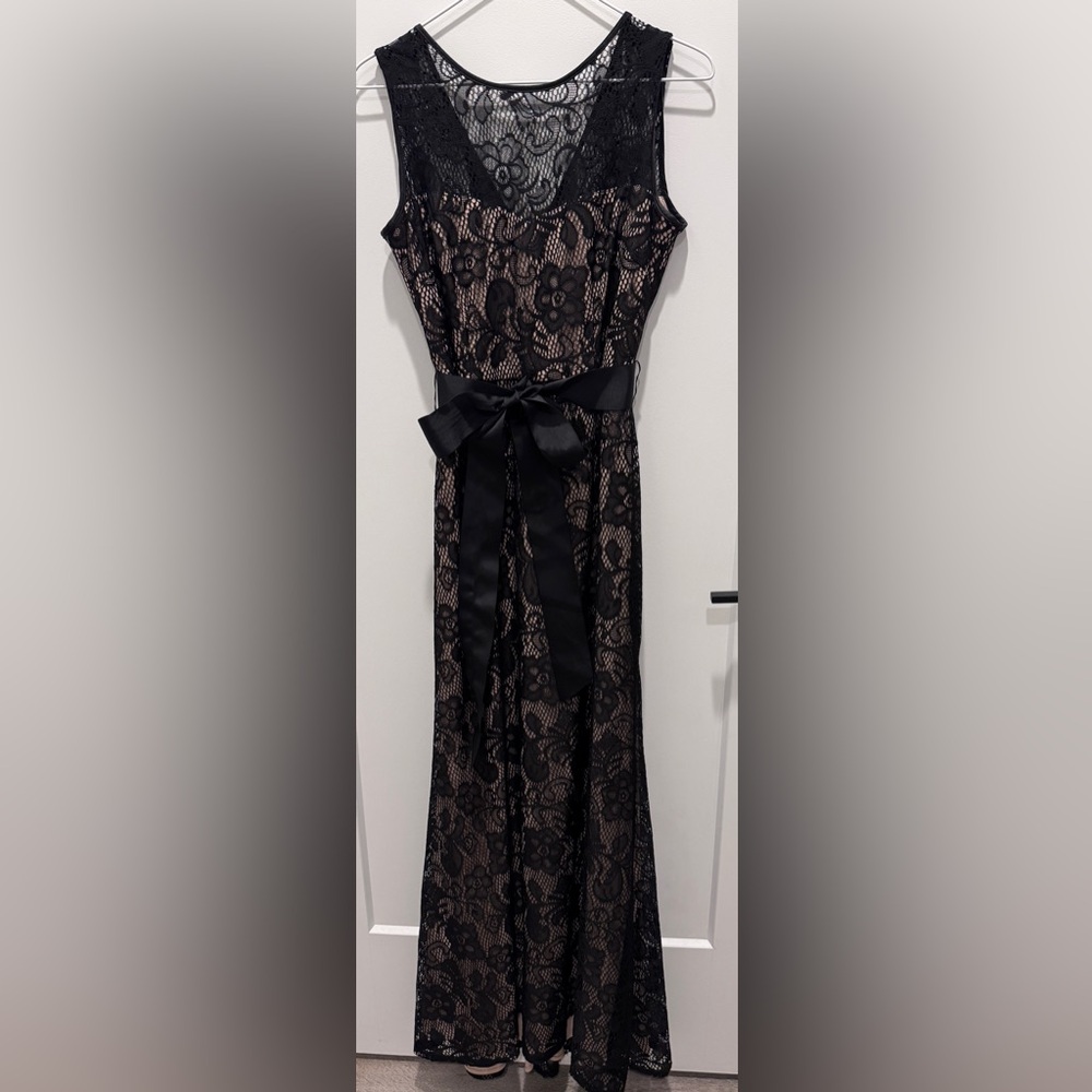 Black Lace Overlay Sleeveless Floor Length Evening Gown.